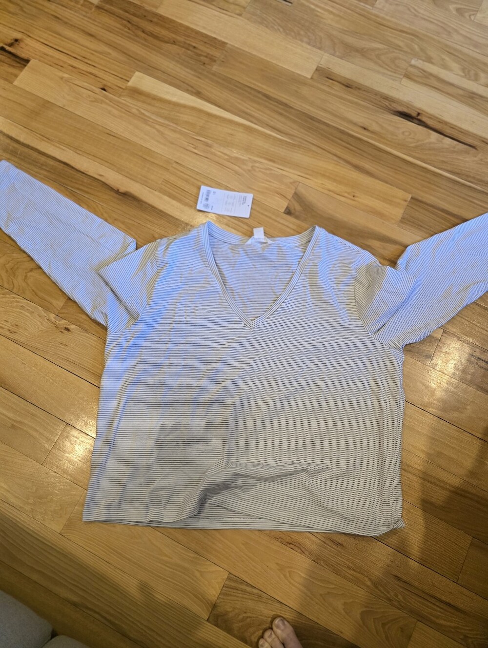 NWT Athleta essential v neck top